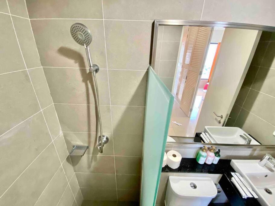 Tropicana 218 Macalister #Wondercolor #Infinity Pool #Georgetown #5Pax #2Br 2Bath #1King 1Queen 1Single #Quality Well Maintained #Private Host Exterior foto