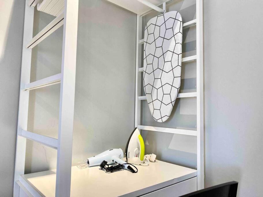 Tropicana 218 Macalister #Wondercolor #Infinity Pool #Georgetown #5Pax #2Br 2Bath #1King 1Queen 1Single #Quality Well Maintained #Private Host Exterior foto
