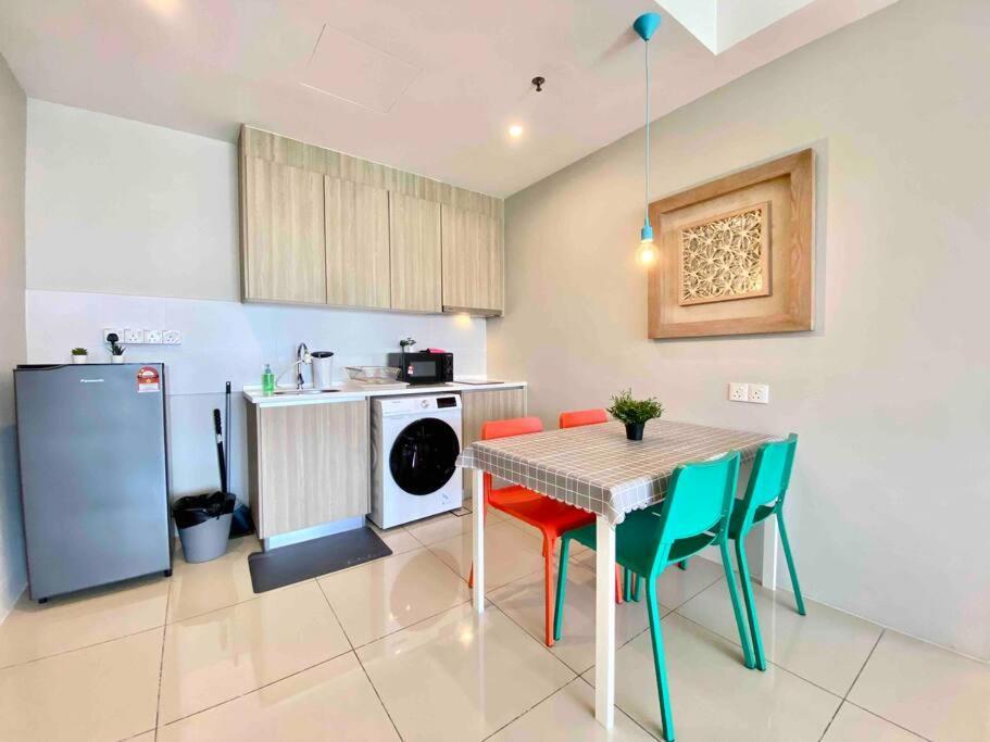 Tropicana 218 Macalister #Wondercolor #Infinity Pool #Georgetown #5Pax #2Br 2Bath #1King 1Queen 1Single #Quality Well Maintained #Private Host Exterior foto